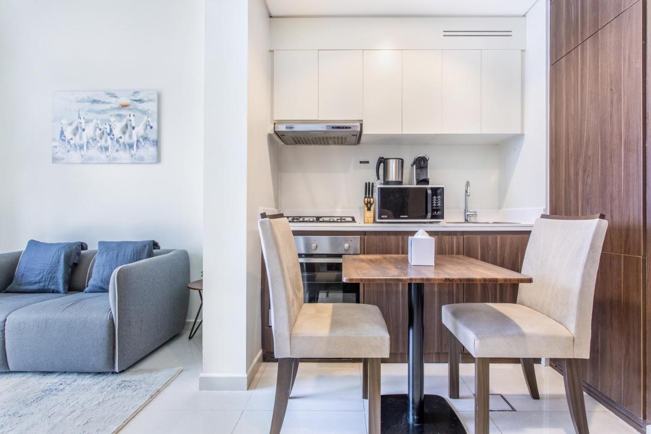 Reva Residences - One Bedroom Apartment By The S Holiday Homes ดูไบ ภายนอก รูปภาพ