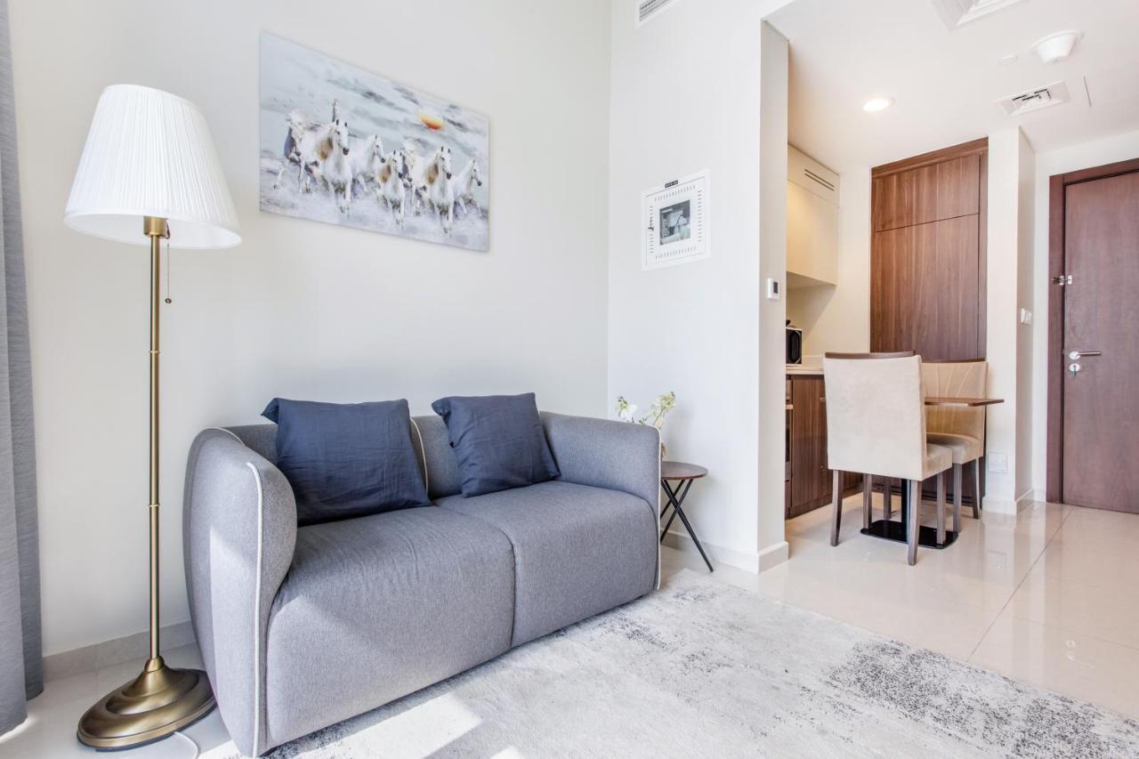 Reva Residences - One Bedroom Apartment By The S Holiday Homes ดูไบ ภายนอก รูปภาพ